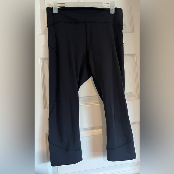 Lululemon Black In Movement Crop - Picture 5 of 8